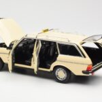 Mercedes 230T W123 T-Model Taksi Norev 1:18 - image 5 of 8