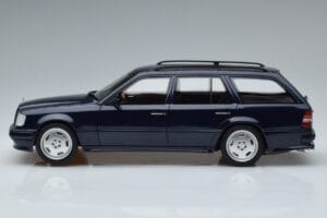 Mercedes E36 AMG S124 Modra Otto 1:18 OT753 Smola – slika 3 od 6