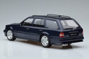 Mercedes E36 AMG S124 Modra Otto 1:18 OT753 Smola – slika 5 od 6