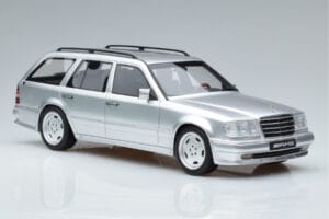 Mercedes E36 AMG S124 Srebrn Otto 1:18 OT889 Smola – slika 4 od 6