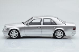 Mercedes E500 W124 Srebrn Otto 1:18 OT623 Smola – slika 3 od 6