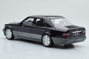 Mercedes E60 AMG W124 Črn Otto 1:18 OT131 Smola – slika 5 od 6