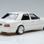 Mercedes E60 AMG W124 Bel Otto 1:18 - image 2 of 6