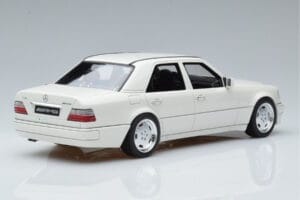 Mercedes E60 AMG W124 Bel Otto 1:18 B66040640 Smola – slika 2 od 6