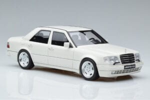 Mercedes E60 AMG W124 Bel Otto 1:18 B66040640 Smola – slika 4 od 6