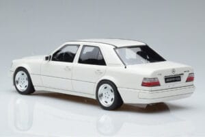 Mercedes E60 AMG W124 Bel Otto 1:18 B66040640 Smola – slika 5 od 6