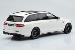 Mercedes AMG E63 S S213 T-Model Bel GT Spirit 1:18 GT795 Smola – slika 2 od 6