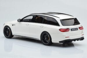 Mercedes AMG E63 S S213 T-Model Bel GT Spirit 1:18 GT795 Smola – slika 5 od 6