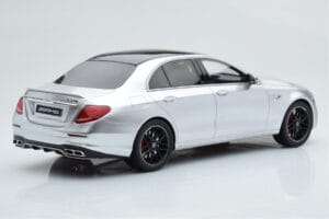 Mercedes AMG E63 S W213 Srebrn GT Spirit 1:18 GT230 Smola – slika 2 od 6