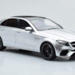 Mercedes AMG E63 S W213 Srebrn GT Spirit 1:18 - image 4 of 6