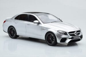 Mercedes AMG E63 S W213 Srebrn GT Spirit 1:18 GT230 Smola – slika 4 od 6