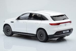 Mercedes EQC 400 Diamond Bel NZG 1:18 B66963756 Kovina – slika 7 od 8