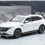 Mercedes EQC 400 Diamond Bel NZG 1:18 - image 8 of 8