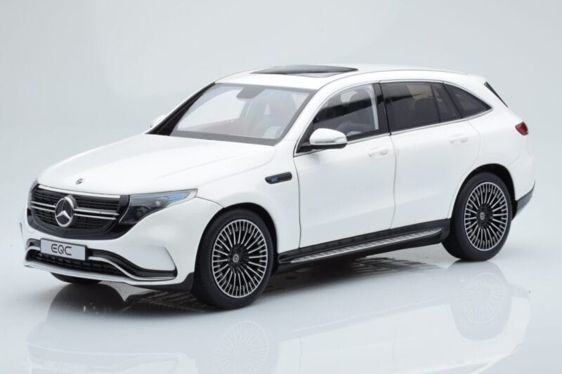 Mercedes EQC 400 Diamond Bel NZG 1:18