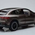 Mercedes EQE SUV X294 AMG Line Velvet Rjav NZG 1:18 - image 3 of 8