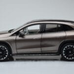 Mercedes EQE SUV X294 AMG Line Velvet Rjav NZG 1:18 - image 4 of 8