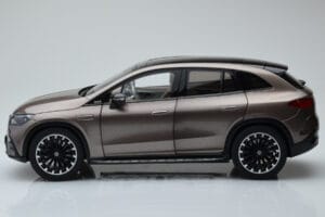 Mercedes EQE SUV X294 AMG Line Velvet Rjav NZG 1:18 B66960836 Kovina – slika 4 od 8