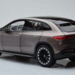 Mercedes EQE SUV X294 AMG Line Velvet Rjav NZG 1:18 - image 7 of 8