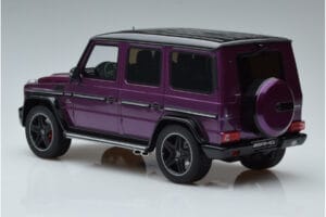 Mercedes G63 AMG W463 Crazy Color Galactic Beam Dealer Edition GT Spirit 1:18 B66961014 Smola – slika 5 od 6