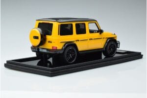 Mercedes AMG G63 W463 Rumena MotorHelix 1:18 MH018-Y Smola – slika 2 od 7