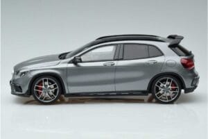 Mercedes AMG GLA 45 X156 Prodajalska Izdaja GT Spirit 1:18 B66960467 Smola – slika 3 od 6