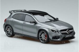 Mercedes AMG GLA 45 X156 Prodajalska Izdaja GT Spirit 1:18 B66960467 Smola – slika 4 od 6