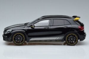 Mercedes AMG GLA45 X156 Rumen Night Edition GT Spirit 1:18 B66960469 Smola – slika 3 od 6