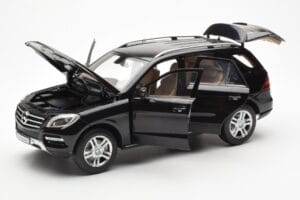 Mercedes M-Class W166 Obsidian Črna Metalik Minichamps 1:18 B66960063 Kovina – slika 2 od 8