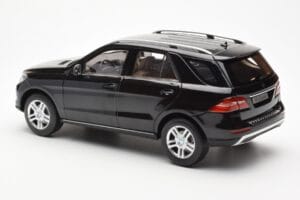 Mercedes M-Class W166 Obsidian Črna Metalik Minichamps 1:18 B66960063 Kovina – slika 7 od 8