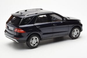 Mercedes M-Class W166 Tansanite Modra Metalik Minichamps 1:18 B66960065 Kovina – slika 3 od 8