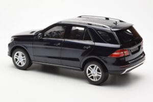 Mercedes M-Class W166 Tansanite Modra Metalik Minichamps 1:18 B66960065 Kovina – slika 7 od 8