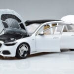 Mercedes Maybach S600 W222 V12 Biturbo Diamond Bel Almost Real 1:18 - image 2 of 11