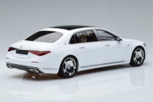 Mercedes Maybach S600 W222 V12 Biturbo Diamond Bel Almost Real 1:18 820116 Kovina – slika 3 od 11