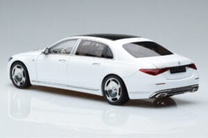 Mercedes Maybach S600 W222 V12 Biturbo Diamond Bel Almost Real 1:18 820116 Kovina – slika 7 od 11