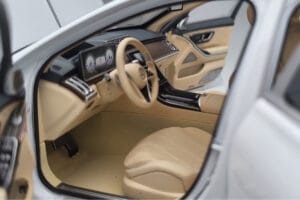 Mercedes Maybach S600 W222 V12 Biturbo Diamond Bel Almost Real 1:18 820116 Kovina – slika 8 od 11