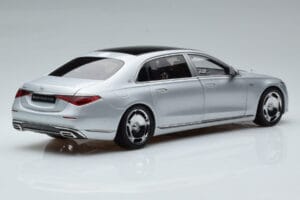 Mercedes Maybach S600 W222 V12 Biturbo Hightech Srebrna Almost Real 1:18 820118 Kovina – slika 3 od 12