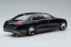 Mercedes Maybach S600 W222 V12 Biturbo Obsidian Črn Almost Real 1:18 820115 Kovina – slika 3 od 11