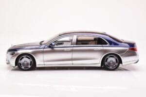 Mercedes Maybach S680 W223 Nautical Moder Cirrus Srebrn Almost Real 1:18 820125 Kovina – slika 4 od 8