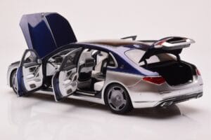Mercedes Maybach S680 W223 Nautical Moder Cirrus Srebrn Almost Real 1:18 820125 Kovina – slika 5 od 8