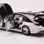 Mercedes Maybach S680 W223 Obsidian Črn Diamond Bel Almost Real 1:18 820121 - image 4 of 7