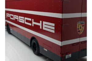 Mercedes O317 Porsche Transporter Rdeč CMR 1:18 CMR149 Kovina – slika 12 od 12