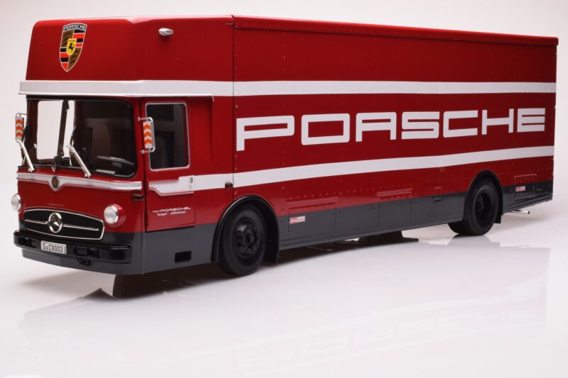 Mercedes O317 Porsche Transporter Rdeč CMR 1:18