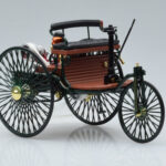 Mercedes Patent Motorwagen Zelena Norev 1:18 - image 4 of 6