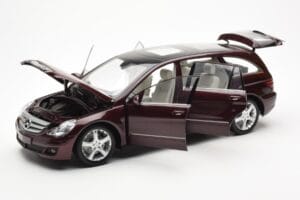Mercedes R-Class W251 Rdeč Metallic Minichamps 1:18 150034602 Kovina – slika 2 od 8
