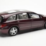Mercedes R-Class W251 Rdeč Metallic Minichamps 1:18 - image 3 of 8