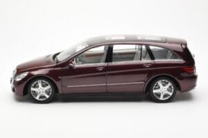 Mercedes R-Class W251 Rdeč Metallic Minichamps 1:18 150034602 Kovina – slika 4 od 8