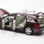 Mercedes R-Class W251 Rdeč Metallic Minichamps 1:18 - image 5 of 8