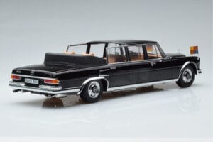 Mercedes 600 Pullman W100 Landaulet Queen Elizabeth II KK-Scale 1:18 KKDC181185 Kovina – slika 2 od 6