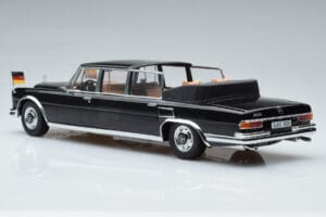 Mercedes 600 Pullman W100 Landaulet Queen Elizabeth II KK-Scale 1:18 KKDC181185 Kovina – slika 5 od 6