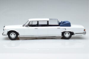 Mercedes 600 Pullman W100 Landaulet Bel KK-Scale 1:18 KKDC181184 Kovina – slika 3 od 6